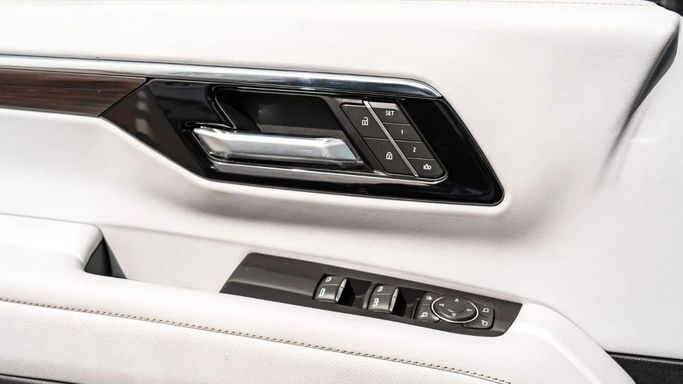 Новый Chevrolet Tahoe V Рестайлинг, 6.2 л, 2025 в Дубае от Altass Motors Черный цвет. Other | AUTO.AE