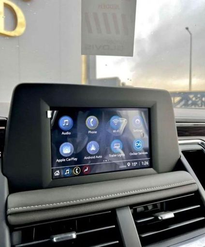 Новый Chevrolet Tahoe V, 5.3 л, 2023 в Дубае от Mohamed Hakim Motors Серый цвет. GCC | AUTO.AE