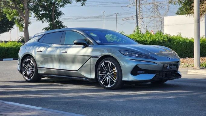 New Denza Z9, 2.0 l, 2024 in Dubai by Alwan Global Cars, Green color. Other | AUTO.AE