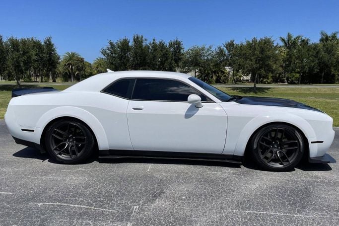 Used Dodge Challenger III Facelift 2, 6.2 l, 2020 in Dubai by Best Time Motorcycles, White color. American Specs | AUTO.AE