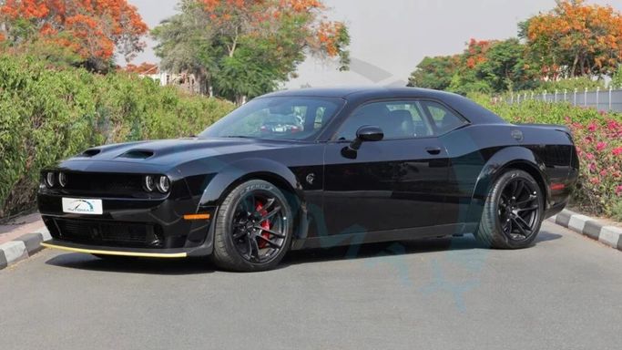 Новый Dodge Challenger III Рестайлинг 2, 6.2 л, 2022 в Дубае от Auto Max Group Черный цвет. Европейская | AUTO.AE