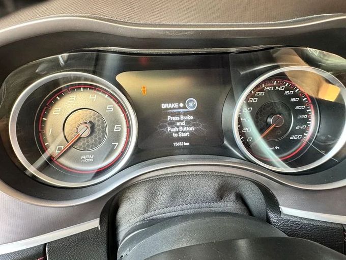 Подержанный Dodge Charger VII (LD) Рестайлинг, 3.6 л, 2022 в Дубае от Nice Cars Motos Белый цвет. GCC | AUTO.AE