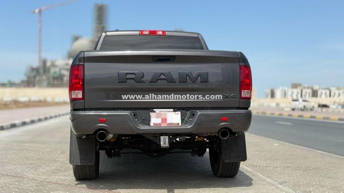 Подержанный Dodge RAM IV (DS/DJ), 5.7 л, 2022 в Дубае от Alhamd Motors Серый цвет. Other | AUTO.AE