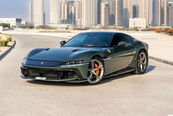 Ferrari 12Cilindri, 2025 رياضي كوبيه للإيجار في في دبي من POF RENTAL، اللون أخضر | AUTO.AE
