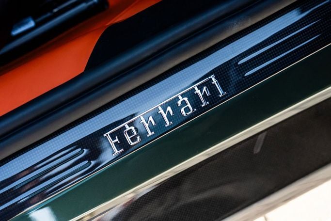 Ferrari 12Cilindri, 2025 купе спорт класса в Дубае от POF RENTAL зеленый цвет | AUTO.AE