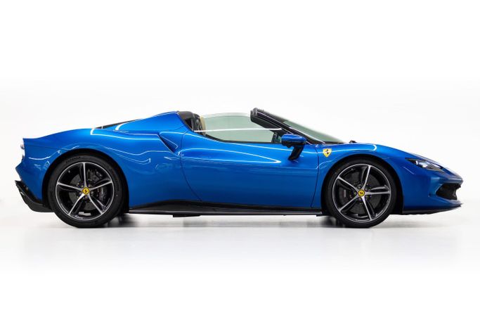 Подержанный Ferrari 296 GTS, 3.0 л, 2023 в Дубае от PUPIL OF FATE MOTORS Голубой цвет. GCC | AUTO.AE