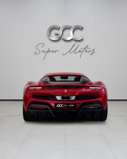 Подержанный Ferrari 296 GTS, 3.0 л, 2023 в Дубае от GCC Super Motors Красный цвет. GCC | AUTO.AE