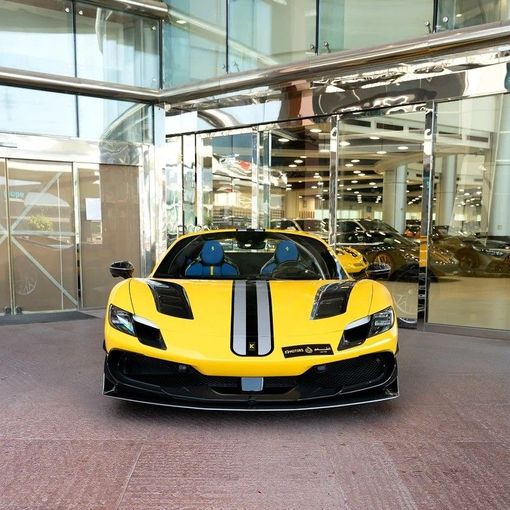 Подержанный Ferrari 296 GTS, 3.0 л, 2024 в Дубае от Q Motors Желтый цвет. Европейская | AUTO.AE