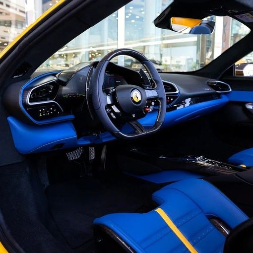 Подержанный Ferrari 296 GTS, 3.0 л, 2024 в Дубае от Q Motors Желтый цвет. Европейская | AUTO.AE
