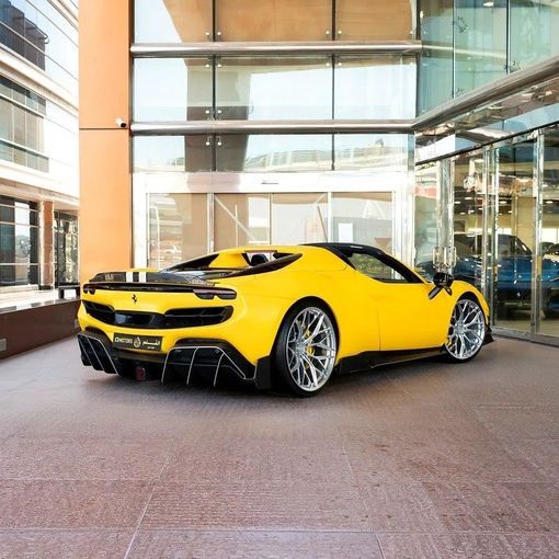 Подержанный Ferrari 296 GTS, 3.0 л, 2024 в Дубае от Q Motors Желтый цвет. Европейская | AUTO.AE