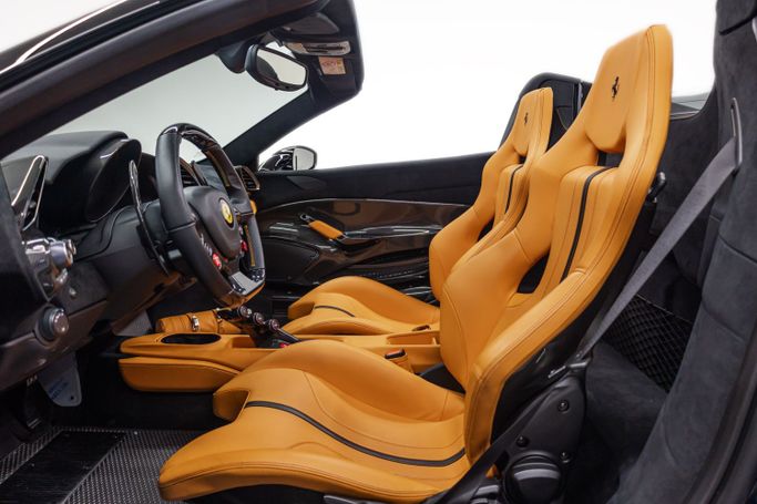 Подержанный Ferrari 488 Pista Spider, 3.9 л, 2020 в Дубае от PUPIL OF FATE MOTORS Черный цвет. GCC | AUTO.AE