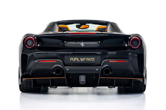 Подержанный Ferrari 488 Pista Spider, 3.9 л, 2020 в Дубае от PUPIL OF FATE MOTORS Черный цвет. GCC | AUTO.AE