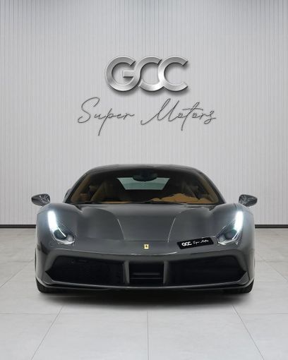 Подержанный Ferrari 488 GTB, 3.9 л, 2018 в Дубае от GCC Super Motors Серый цвет. GCC | AUTO.AE