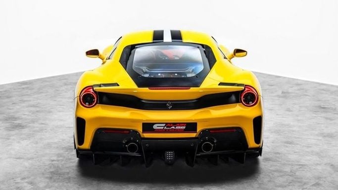 Подержанный Ferrari 488 Pista, 3.9 л, 2019 в Дубае от Al Ain Class Motors Желтый цвет. GCC | AUTO.AE