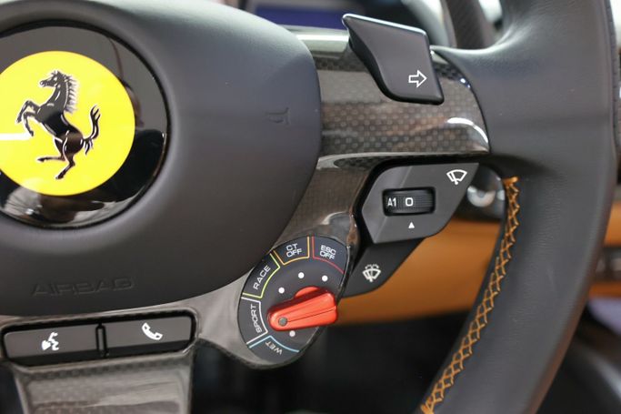 مستعملة Ferrari 812 GTS, 6.5 l, 2022 في في دبي من PUPIL OF FATE MOTORS، اللون فضي. مواصفات الخليج | AUTO.AE