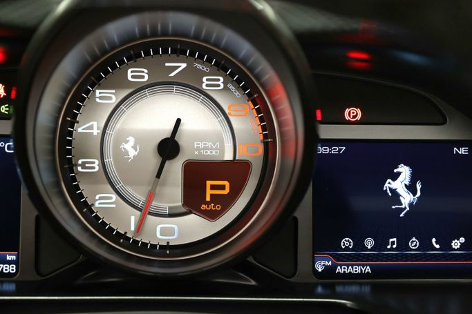 مستعملة Ferrari 812 GTS, 6.5 l, 2022 في في دبي من PUPIL OF FATE MOTORS، اللون فضي. مواصفات الخليج | AUTO.AE