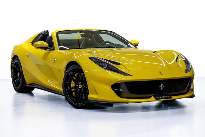 Новый Ferrari 812 GTS, 6.5 л, 2022 в Дубае от PUPIL OF FATE MOTORS Желтый цвет. Европейская | AUTO.AE