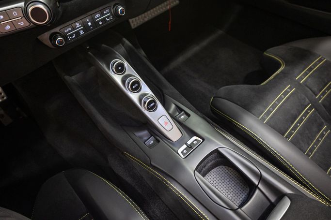 جديدة Ferrari 812 GTS, 6.5 l, 2022 في في دبي من PUPIL OF FATE MOTORS، اللون أصفر. المواصفات الأوروبية | AUTO.AE
