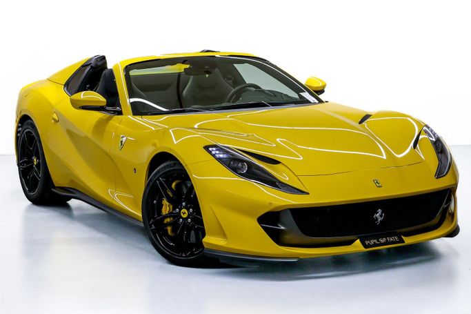 جديدة Ferrari 812 GTS, 6.5 l, 2022 في في دبي من PUPIL OF FATE MOTORS، اللون أصفر. المواصفات الأوروبية | AUTO.AE