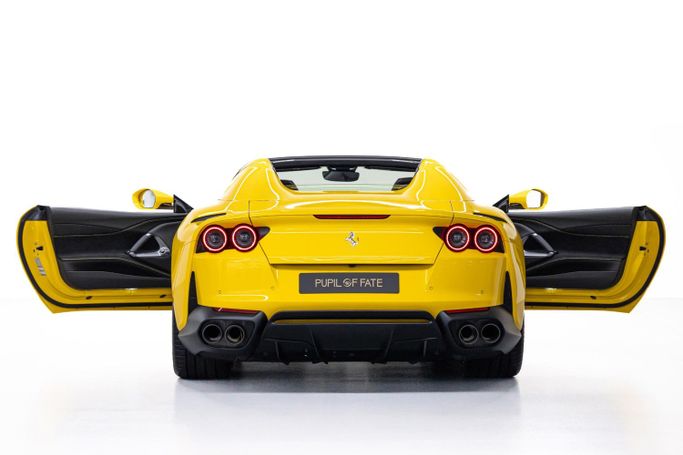 جديدة Ferrari 812 GTS, 6.5 l, 2022 في في دبي من PUPIL OF FATE MOTORS، اللون أصفر. المواصفات الأوروبية | AUTO.AE