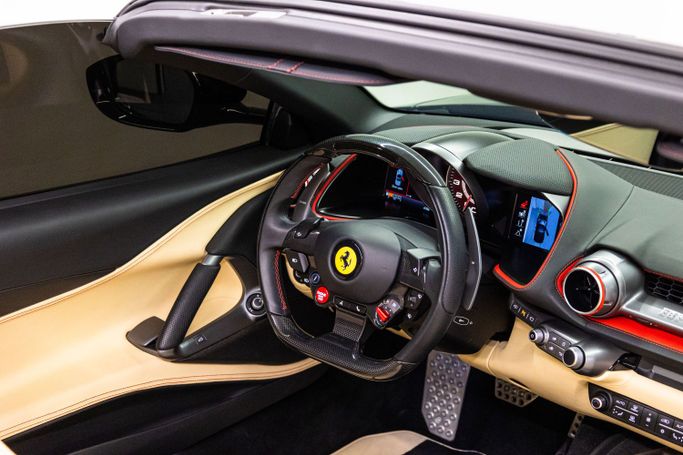 Подержанный Ferrari 812 GTS, 6.5 л, 2020 в Дубае от PUPIL OF FATE MOTORS Черный цвет. GCC | AUTO.AE
