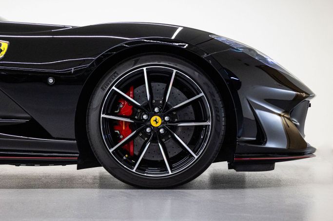 Подержанный Ferrari 812 GTS, 6.5 л, 2020 в Дубае от PUPIL OF FATE MOTORS Черный цвет. GCC | AUTO.AE