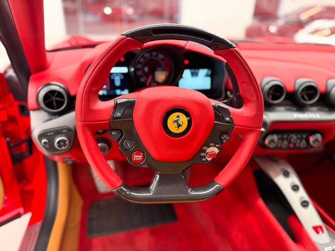 Подержанный Ferrari F12, 6.3 л, 2013 в Дубае от GCC Super Motors Красный цвет. GCC | AUTO.AE