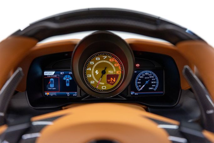 Подержанный Ferrari F8 Spider, 3.9 л, 2021 в Дубае от PUPIL OF FATE MOTORS Серый цвет. Европейская | AUTO.AE