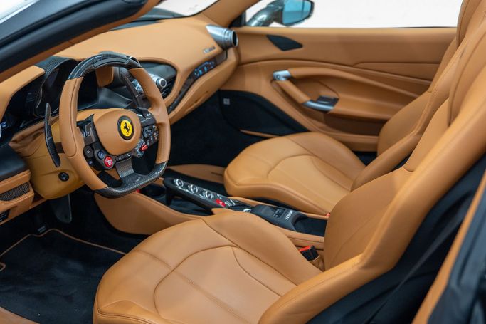 Подержанный Ferrari F8 Spider, 3.9 л, 2021 в Дубае от PUPIL OF FATE MOTORS Серый цвет. Европейская | AUTO.AE