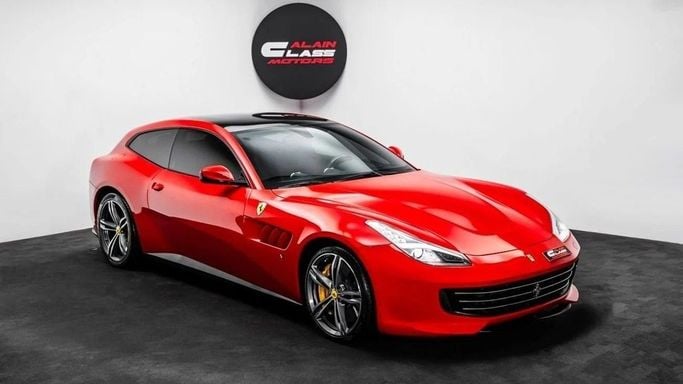Подержанный Ferrari GTC4Lusso, 6.3 л, 2017 в Дубае от Al Ain Class Motors Красный цвет. GCC | AUTO.AE