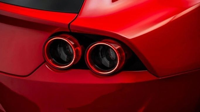 Подержанный Ferrari GTC4Lusso, 6.3 л, 2017 в Дубае от Al Ain Class Motors Красный цвет. GCC | AUTO.AE