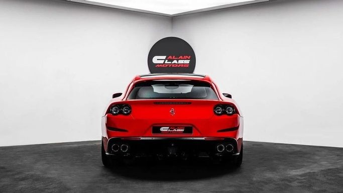 Подержанный Ferrari GTC4Lusso, 6.3 л, 2017 в Дубае от Al Ain Class Motors Красный цвет. GCC | AUTO.AE