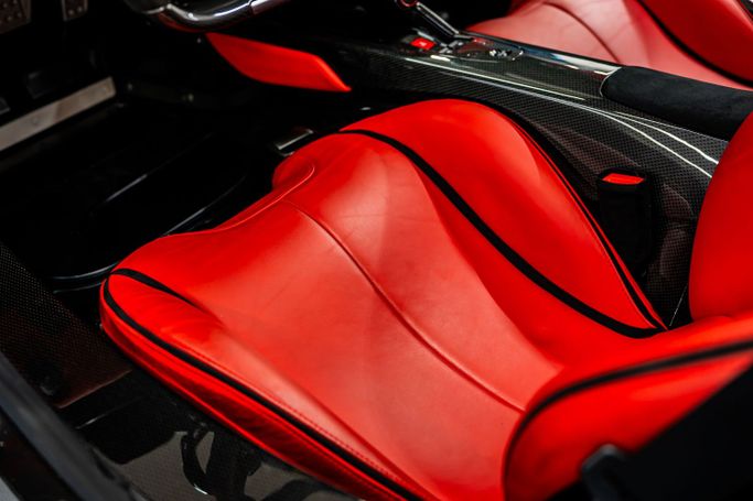 Подержанный Ferrari LaFerrari, 6.3 л, 2014 в Дубае Красный цвет. GCC | AUTO.AE