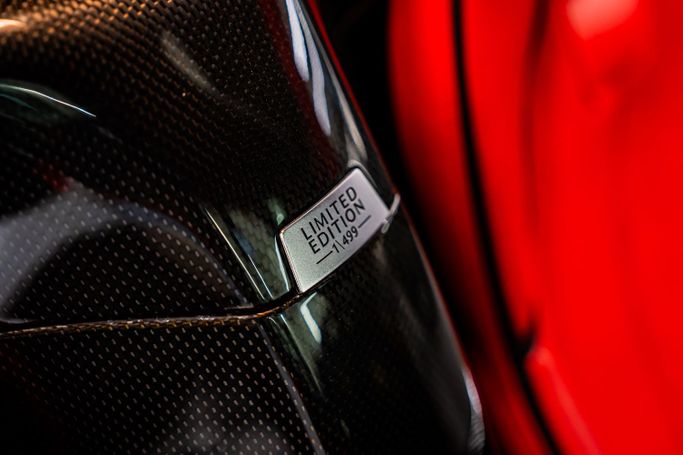 Подержанный Ferrari LaFerrari, 6.3 л, 2014 в Дубае Красный цвет. GCC | AUTO.AE