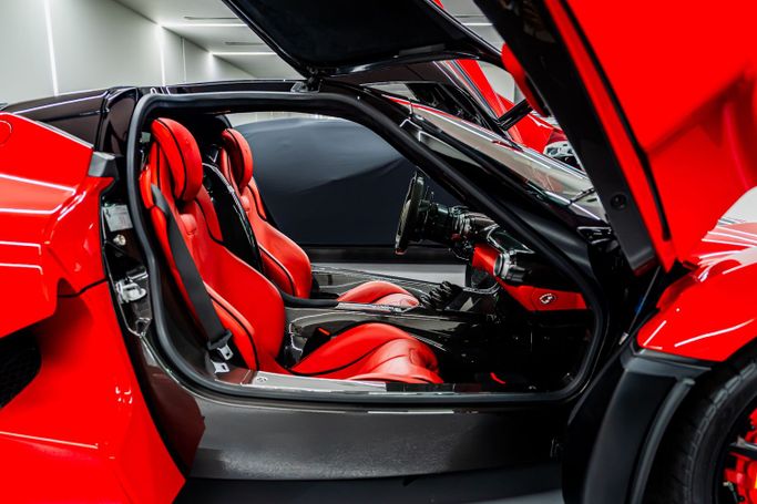 Подержанный Ferrari LaFerrari, 6.3 л, 2014 в Дубае Красный цвет. GCC | AUTO.AE