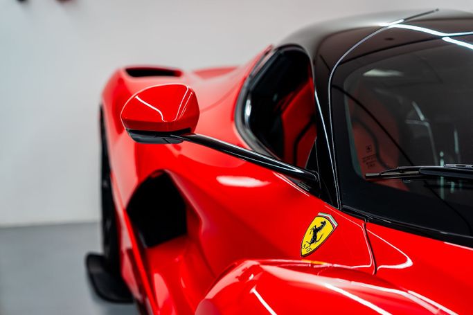 Подержанный Ferrari LaFerrari, 6.3 л, 2014 в Дубае Красный цвет. GCC | AUTO.AE