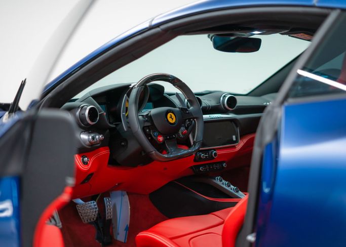 Ferrari Portofino I Рестайлинг (M), 2022 кабриолет спорт класса в Дубае от POF RENTAL синий цвет | AUTO.AE