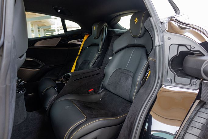 Ferrari Purosangue, 2024 внедорожник 5 дв. спорт класса в Дубае от POF RENTAL черный цвет | AUTO.AE