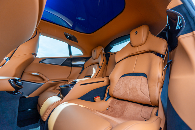 Ferrari Purosangue, 2025 внедорожник 5 дв. спорт класса в Дубае от POF RENTAL белый цвет | AUTO.AE