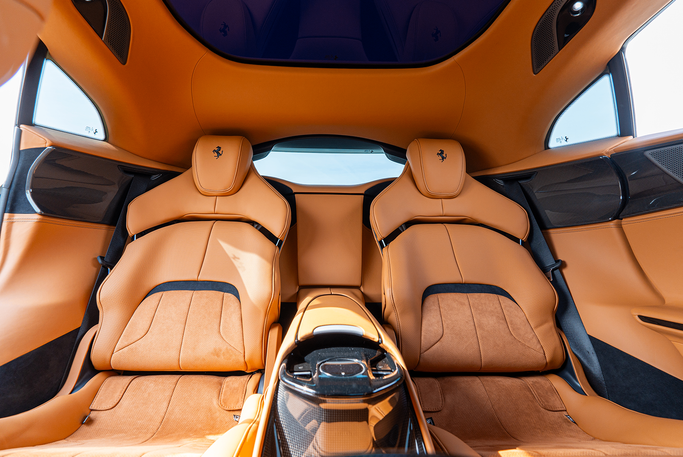 Ferrari Purosangue, 2025 внедорожник 5 дв. спорт класса в Дубае от POF RENTAL белый цвет | AUTO.AE