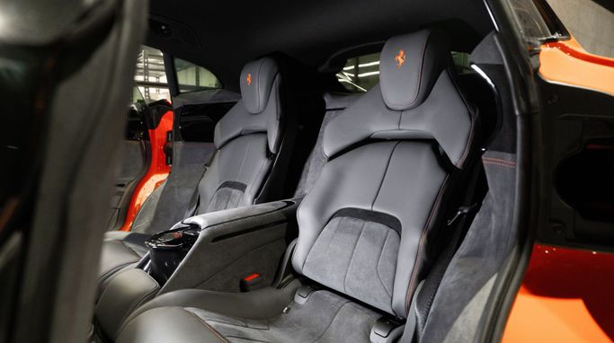 Ferrari Purosangue, 2024 внедорожник 5 дв. спорт класса в Дубае от DEIZ оранжевый цвет | AUTO.AE