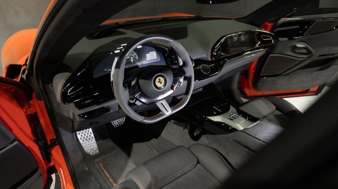Ferrari Purosangue, 2024 внедорожник 5 дв. спорт класса в Дубае от DEIZ оранжевый цвет | AUTO.AE