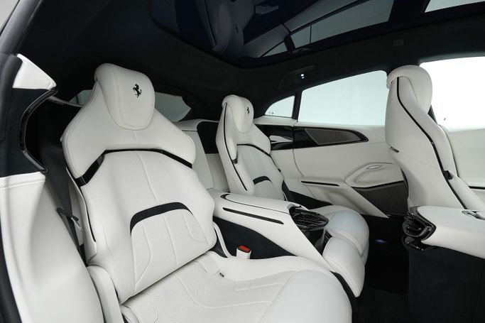 Новый Ferrari Purosangue, 6.5 л, 2025 в Дубае от X MOTORS Фиолетовый цвет. Европейская | AUTO.AE