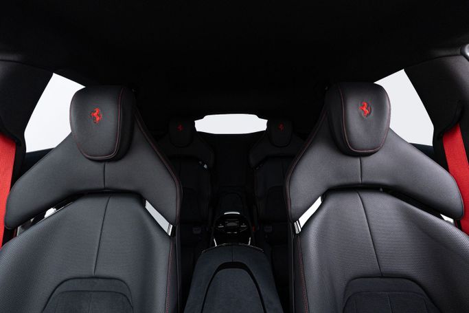 Подержанный Ferrari Purosangue, 6.5 л, 2024 в Дубае от X MOTORS Красный цвет. Европейская | AUTO.AE