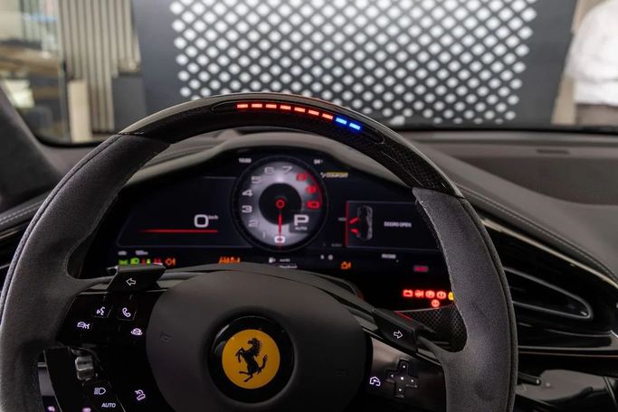 جديدة Ferrari Purosangue, 6.5 l, 2025 في في دبي من Laith Alobaidi Motors، اللون أسود. المواصفات الأوروبية | AUTO.AE
