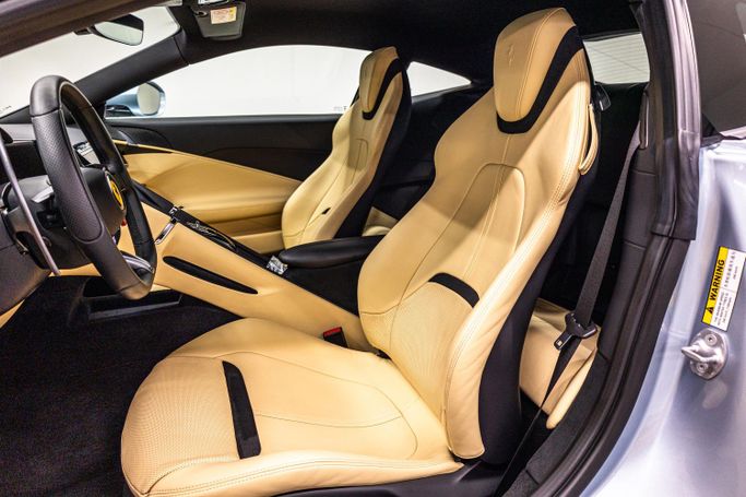 Подержанный Ferrari Roma, 3.9 л, 2021 в Дубае от PUPIL OF FATE MOTORS Голубой цвет. Европейская | AUTO.AE