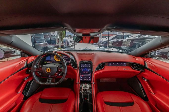 مستعملة Ferrari Roma, 3.9 l, 2023 في في دبي من Laith Alobaidi Motors، اللون أسود. المواصفات الأوروبية | AUTO.AE