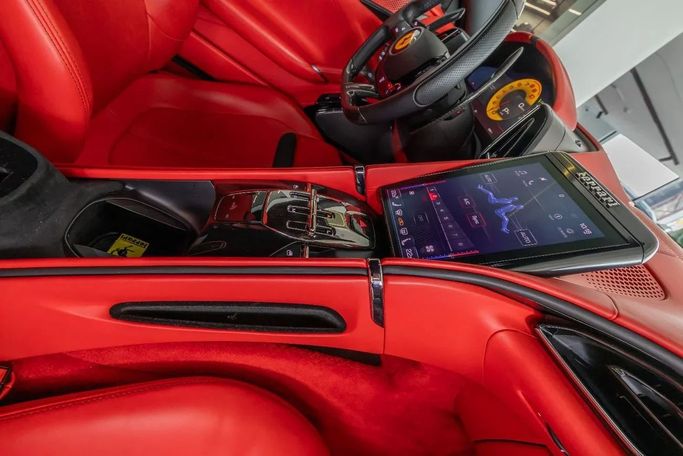 مستعملة Ferrari Roma, 3.9 l, 2023 في في دبي من Laith Alobaidi Motors، اللون أسود. المواصفات الأوروبية | AUTO.AE
