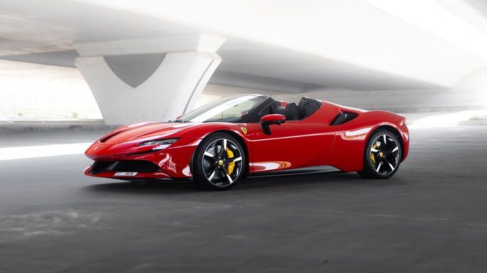 Ferrari SF90 Stradale Spider Xx I, 2023 кабриолет spider xx  класса в Дубае от AVA car rental красный цвет | AUTO.AE