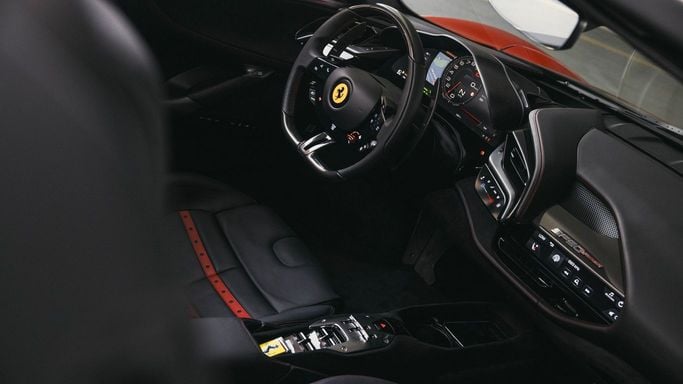 Ferrari SF90 Stradale Spider Xx I, 2023 кабриолет spider xx  класса в Дубае от AVA car rental красный цвет | AUTO.AE